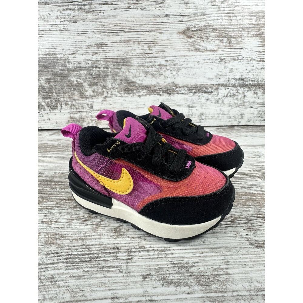Youth Nike Waffle One Pink/Gold Sneakers Sz 4C Athletic Gym